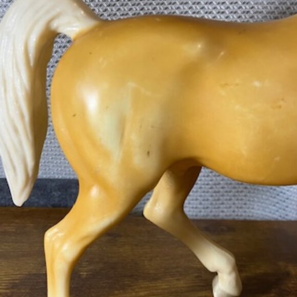 Signed Breyer Traditional Horse, Faith, Family Palomino Arabian Stallion‎ 1994 - Picture 7 of 9